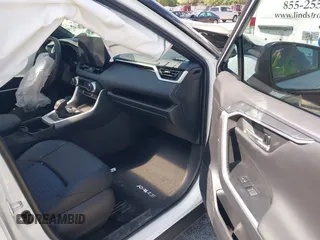 2024 Toyota RAV4 Hybrid XSE with VIN 2T3E6RFV9RW077941, listed as a IAAI auction lot 42012134 with 31,009 mi miles and . Bid and sale history available at DreamBid. Image 5.