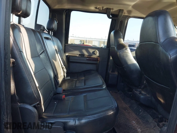 2010 Ford Super Duty F-250 SRW XL with VIN 1FTSW2BR6AEA14388, listed as a IAAI auction lot 41633890 with 251,600 mi miles. Bid and sale history available at carsss.com. Image 8.
