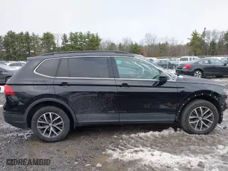 2019 Volkswagen Tiguan SE with VIN 3VV3B7AX2KM196407, listed as a IAAI auction lot 40993730 with 86,904 mi miles. Bid and sale history available at carsss.com. Image 13.