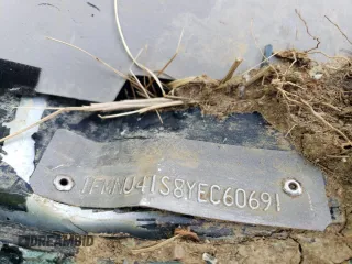2000 Ford Excursion XLT z VIN 1FMNU41S8YEC60691, wystawiony jako Copart lot #55406265 z przebiegiem Nie podano mil oraz Szkoda całkowita • Salvage title. Historia ofert i sprzedaży dostępna na DreamBid. Obrazek 13.