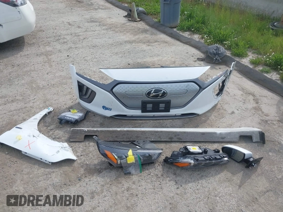2020 Hyundai Ioniq Limited with VIN KMHC85LJ6LU063460, listed as a IAAI auction lot 42228525 with 31,899 mi miles and . Bid and sale history available at DreamBid. Image 12.