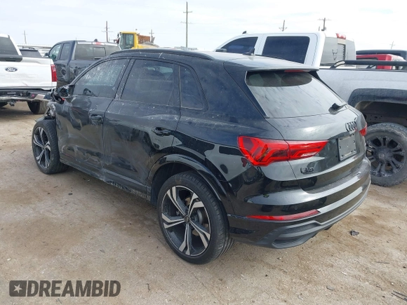 2024 Audi Q3 S line Premium Plus z VIN WA1EECF37R1154359, wystawiony jako IAAI lot #41617551 z przebiegiem 8377 mil mil oraz . Historia ofert i sprzedaży dostępna na DreamBid. Obrazek 3.