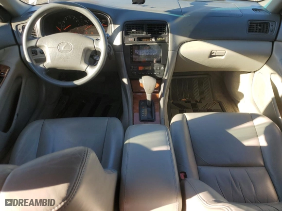1998 Lexus ES 300 Luxury Sport Sdn with VIN JT8BF28G7W0135973, listed as a Copart auction lot 79391244 with 121,949 mi miles and Salvage Title. Bid and sale history available at carsss.com. Image 8.