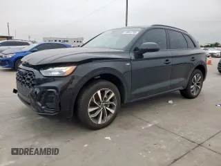 2024 Audi Q5 S line Premium z VIN WA1GAAFY3R2114519, wystawiony jako Copart lot #58812795 z przebiegiem 5562 mil mil oraz Szkody całkowita. Historia ofert i sprzedaży dostępna na DreamBid. Obrazek 1.