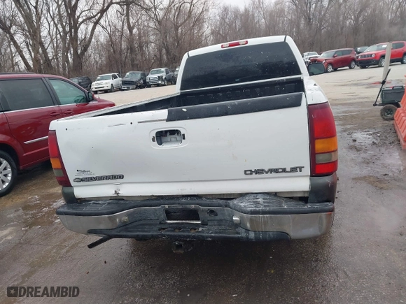 2000 Chevrolet Silverado 1500 with VIN 1GCEC14W0YE199633, listed as a IAAI auction lot 41465837 with 241,159 mi miles. Bid and sale history available at carsss.com. Image 17.