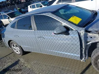 2025 Hyundai Sonata SE with VIN KMHL24JA3SA428434, listed as a IAAI auction lot 41747553 with 8,627 mi miles. Bid and sale history available at carsss.com. Image 13.