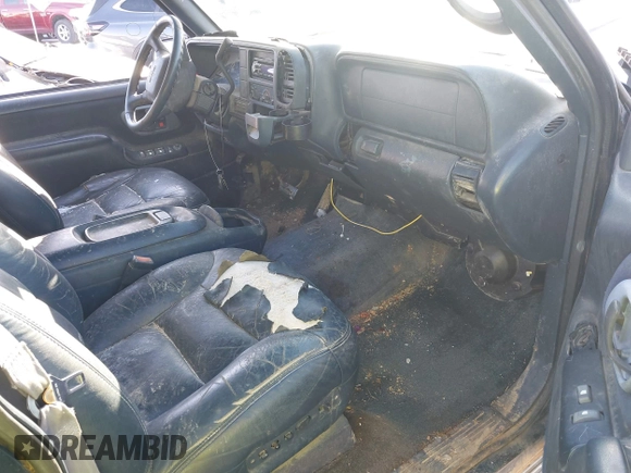 1998 GMC Suburban z VIN 1GKFK16R7WJ700525, wystawiony jako IAAI lot #41305248 z przebiegiem 205 300 mil mil oraz . Historia ofert i sprzedaży dostępna na DreamBid. Obrazek 5.