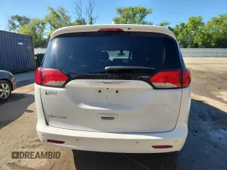 2018 Chrysler Pacifica Touring with VIN 2C4RC1DG0JR168076, listed as a Copart auction lot 62924895 with 125,767 mi miles and Clean title. Bid and sale history available at DreamBid. Image 6.
