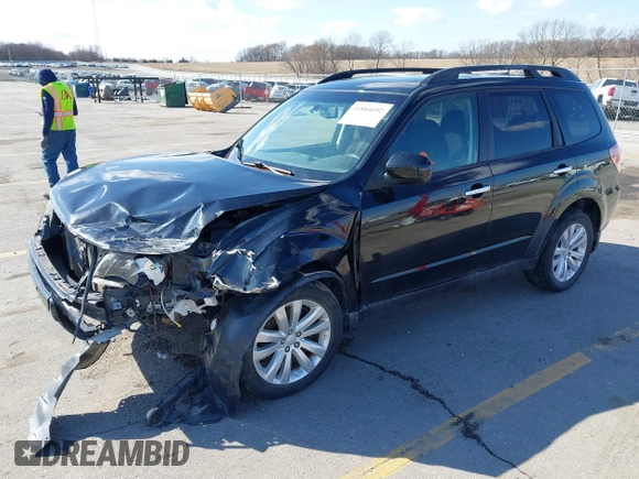 2013 Subaru Forester 2.5X Premium with VIN JF2SHADCXDH416870, listed as a IAAI auction lot 41884692 with 105,097 mi miles. Bid and sale history available at carsss.com. Image 2.
