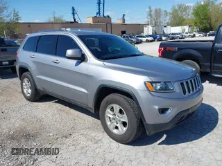 2016 Jeep Grand Cherokee Laredo z VIN 1C4RJFAG0GC384227, wystawiony jako IAAI lot #41995947 z przebiegiem 155 276 mil mil oraz . Historia ofert i sprzedaży dostępna na DreamBid. Obrazek 1.