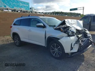 2019 Toyota Highlander SE with VIN 5TDKZRFH7KS559805, listed as a IAAI auction lot 41937872 with 102,938 mi miles and . Bid and sale history available at DreamBid. Image 1.