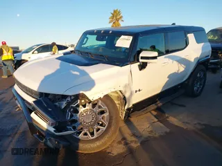 2025 GMC Hummer EV 3X with VIN 1GKB0RDC3SU105813, listed as a IAAI auction lot 41321485 with 461 mi miles. Bid and sale history available at carsss.com. Image 2.