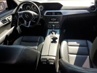 2014 Mercedes-Benz C 300 Sport z VIN WDDGF8AB1EA929598, wystawiony jako Copart lot #57787774 z przebiegiem 115 671 mil mil oraz Szkoda całkowita • Salvage title. Historia ofert i sprzedaży dostępna na DreamBid. Obrazek 8.
