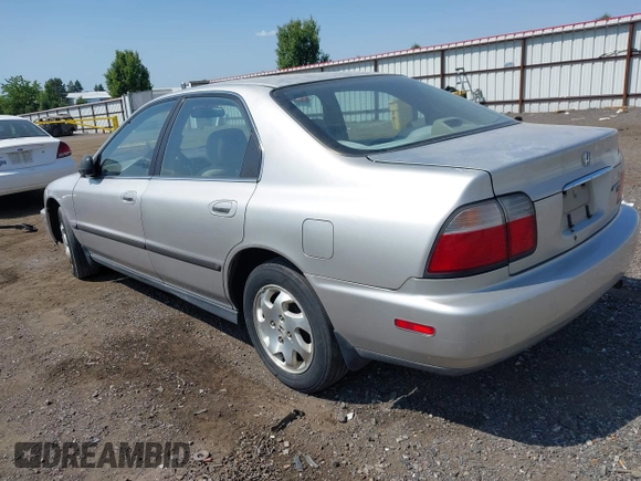 1997 Honda Accord LX с VIN 1HGCD5635VA273535, выставлен на аукционе IAAI как лот 42432523 с пробегом 245 954 миль миль и . История ставок и продаж доступна на DreamBid. Изображение 3.
