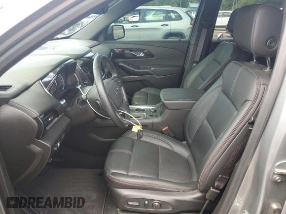2023 Chevrolet Traverse RS z VIN 1GNEVJKW3PJ339894, wystawiony jako Copart lot #55284345 z przebiegiem 20 737 mil mil oraz Szkoda całkowita • Salvage title. Historia ofert i sprzedaży dostępna na DreamBid. Obrazek 7.