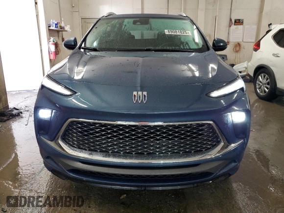 2024 Buick Encore GX Avenir с VIN KL4AMGSL2RB057630, выставлен на аукционе Copart как лот 89081825 с пробегом 6 096 миль миль и Списание • Salvage title. История ставок и продаж доступна на DreamBid. Изображение 5.