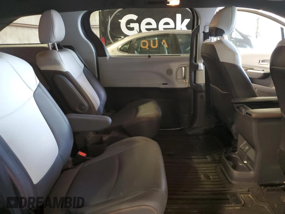 2021 Toyota Sienna XSE with VIN 5TDDRKEC5MS020642, listed as a Copart auction lot 49081755 with 53,489 mi miles and Salvage Title. Bid and sale history available at DreamBid. Image 11.