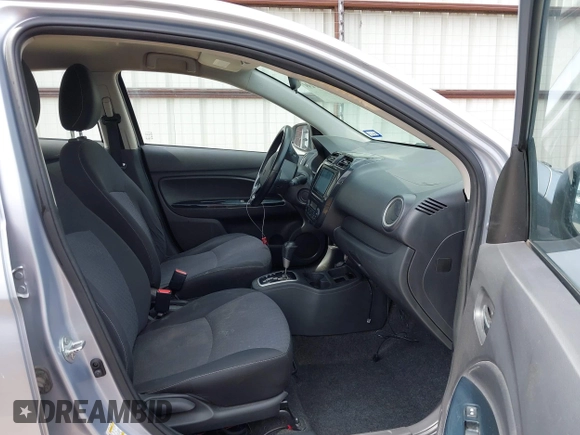 2017 Mitsubishi Mirage SE z VIN ML32A4HJ4HH002795, wystawiony jako IAAI lot #42063244 z przebiegiem 111 378 mil mil oraz . Historia ofert i sprzedaży dostępna na DreamBid. Obrazek 5.