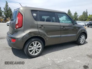2013 Kia Soul + z VIN KNDJT2A62D7532020, wystawiony jako Copart lot #55184065 z przebiegiem 177 074 mil mil oraz Szkoda całkowita • Salvage title. Historia ofert i sprzedaży dostępna na DreamBid. Obrazek 3.