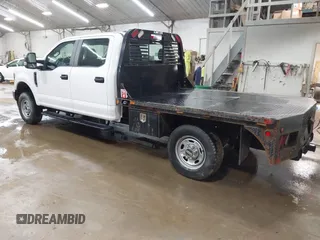 2022 Ford F-250 XL z VIN 1FT7W2B65NEC60608, wystawiony jako IAAI lot #42566725 z przebiegiem 169 011 mil mil oraz . Historia ofert i sprzedaży dostępna na DreamBid. Obrazek 3.