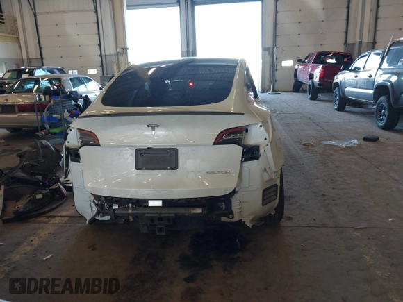 2021 Tesla Model Y Performance with VIN 5YJYGDEF4MF263473, listed as a IAAI auction lot 41851083 with 39,289 mi miles and . Bid and sale history available at DreamBid. Image 17.