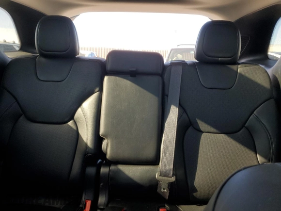 2022 Jeep Cherokee Limited with VIN 1C4PJMDX4ND555575, listed as a Copart auction lot 51074975 with 57,843 mi miles and Clean Title. Bid and sale history available at DreamBid. Image 10.