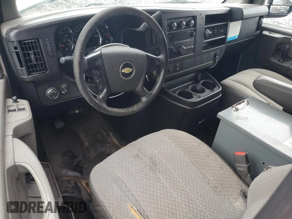 2012 Chevrolet Express Cargo z VIN 1GCWGFCA8C1172661, wystawiony jako Copart lot #47200685 z przebiegiem Nie podano mil oraz Czysty tytuł • Clean title. Historia ofert i sprzedaży dostępna na DreamBid. Obrazek 8.
