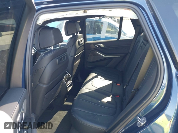 2021 BMW X5 xDrive45e with VIN 5UXTA6C06M9F65364, listed as a IAAI auction lot 41243236 with 1 mi miles. Bid and sale history available at carsss.com. Image 8.
