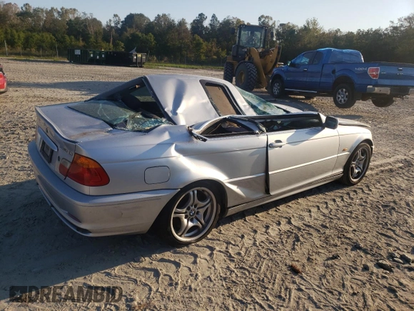 2001 BMW 3 Series 330Ci with VIN WBABN53461JU30596, listed as a Copart auction lot 73833734 with 132,821 mi miles and Salvage Title. Bid and sale history available at carsss.com. Image 3.