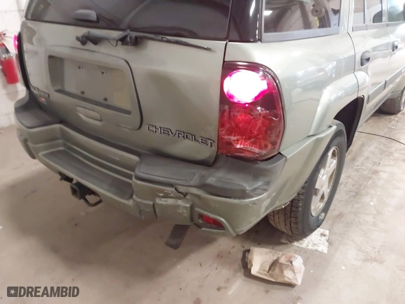 2004 Chevrolet TrailBlazer LS with VIN 1GNDT13S542393068, listed as a IAAI auction lot 42073895 with 177,163 mi miles. Bid and sale history available at carsss.com. Image 6.