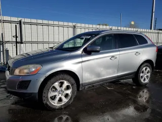 2013 Volvo XC60 3.2L with VIN YV4952DZ4D2393442, listed as a Copart auction lot 52545825 with 100,129 mi miles and Salvage Title. Bid and sale history available at carsss.com. Image 1.