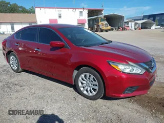 2016 Nissan Altima S z VIN 1N4AL3AP3GN317802, wystawiony jako IAAI lot #39260512 z przebiegiem 128 604 mil mil oraz . Historia ofert i sprzedaży dostępna na DreamBid. Obrazek 1.