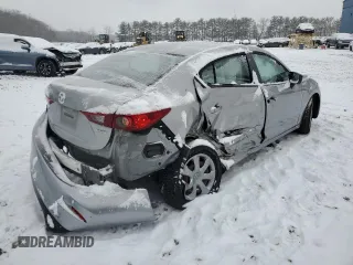 2015 Mazda 3 i SV with VIN JM1BM1T75F1247402, listed as a Copart auction lot 86841394 with 30,452 mi miles and Salvage Title. Bid and sale history available at DreamBid. Image 3.