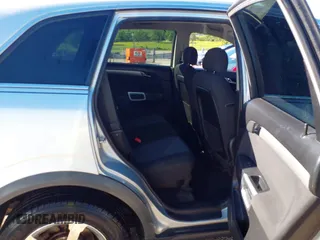 2012 Chevrolet Captiva Sport LS z VIN 3GNAL2EK0CS570909, wystawiony jako IAAI lot #42173042 z przebiegiem 185 044 mil mil oraz . Historia ofert i sprzedaży dostępna na DreamBid. Obrazek 8.