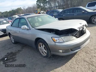 2001 Lexus ES 300 with VIN JT8BF28G610324465, listed as a IAAI auction lot 41518753 with 212,726 mi miles. Bid and sale history available at carsss.com. Image 1.