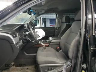 2017 GMC Yukon XL SLE with VIN 1GKS2FKC4HR239897, listed as a Copart auction lot 83891514 with 103,839 mi miles and Salvage Title. Bid and sale history available at carsss.com. Image 7.