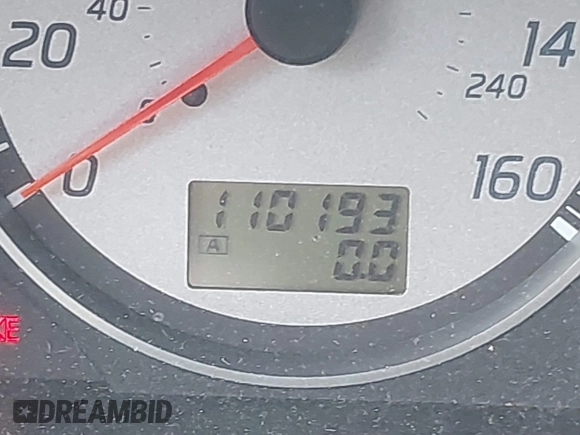 2003 Nissan Maxima SE z VIN JN1DA31D03T513448, wystawiony jako IAAI lot #41680975 z przebiegiem 110 193 mil mil oraz . Historia ofert i sprzedaży dostępna na DreamBid. Obrazek 7.