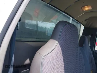 1996 Dodge 1500 z VIN 1B7HC16Y1TS630096, wystawiony jako IAAI lot #42095072 z przebiegiem 252 069 mil mil oraz . Historia ofert i sprzedaży dostępna na DreamBid. Obrazek 8.