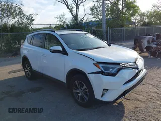 2018 Toyota RAV4 XLE z VIN JTMWFREV1JJ200110, wystawiony jako IAAI lot #42128491 z przebiegiem 66 286 mil mil oraz . Historia ofert i sprzedaży dostępna na DreamBid. Obrazek 1.