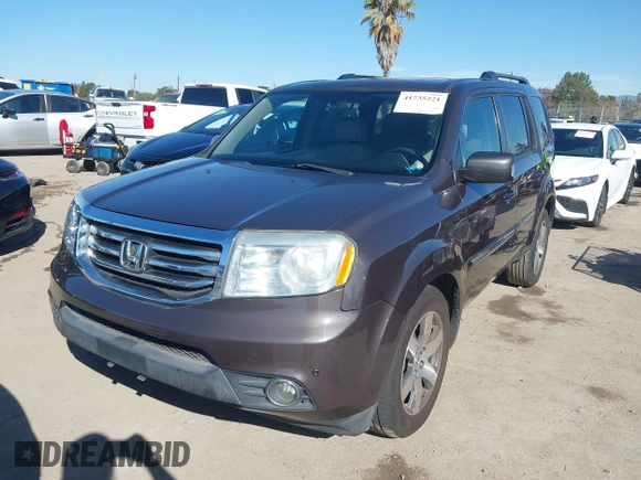 2015 Honda Pilot Touring with VIN 5FNYF3H94FB002236, listed as a IAAI auction lot 41735221 with 112,766 mi miles. Bid and sale history available at carsss.com. Image 17.