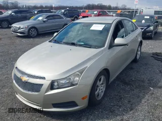 2014 Chevrolet Cruze 1LT with VIN 1G1PC5SB1E7193493, listed as a IAAI auction lot 41890338 with 82,515 mi miles and . Bid and sale history available at DreamBid. Image 17.