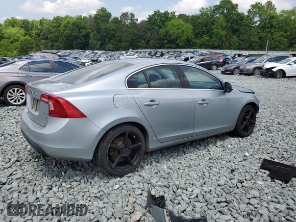 2012 Volvo S60 T6 z VIN YV1902FH8C2052544, wystawiony jako Copart lot #56853395 z przebiegiem 159 646 mil mil oraz Szkoda całkowita • Salvage title. Historia ofert i sprzedaży dostępna na DreamBid. Obrazek 3.