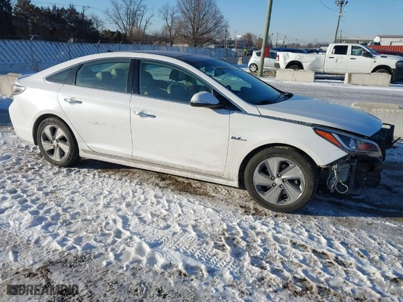 2016 Hyundai Sonata Hybrid Limited with VIN KMHE34L19GA020739, listed as a IAAI auction lot 41649497 with 217,744 mi miles. Bid and sale history available at carsss.com. Image 1.