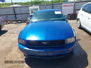 2008 Ford Mustang Deluxe with VIN 1ZVHT80N185198460, listed as a IAAI auction lot 42171425 with 135,024 mi miles and . Bid and sale history available at DreamBid. Image 12.