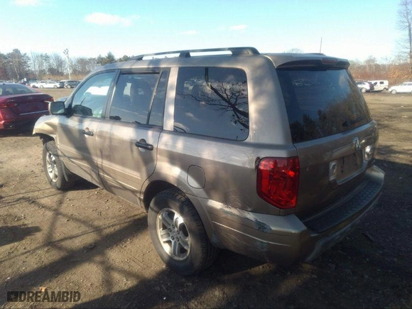 2004 Honda Pilot EX with VIN 2HKYF18624H575774, listed as a IAAI auction lot 39404689 with 1 mi miles. Bid and sale history available at carsss.com. Image 3.