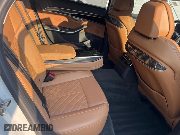 2020 Audi S8 z VIN WAU8SAF82LN011960, wystawiony jako Copart lot #59629095 z przebiegiem 58 167 mil mil oraz Czysty tytuł • Clean title. Historia ofert i sprzedaży dostępna na DreamBid. Obrazek 6.