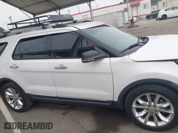 2014 Ford Explorer XLT z VIN 1FM5K7D88EGA03585, wystawiony jako IAAI lot #42443289 z przebiegiem 186 194 mil mil oraz . Historia ofert i sprzedaży dostępna na DreamBid. Obrazek 13.