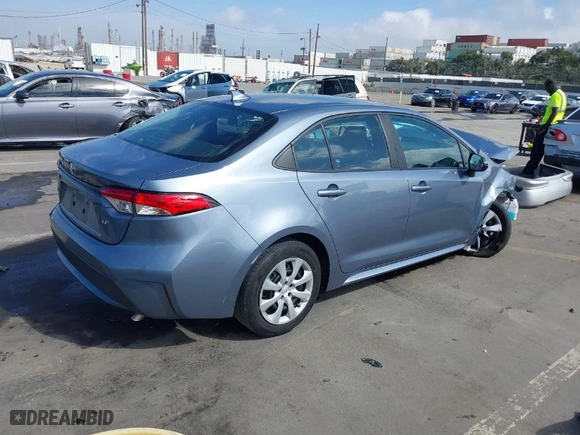 2022 Toyota Corolla LE with VIN 5YFEPMAE2NP357096, listed as a IAAI auction lot 41696913 with 31,387 mi miles. Bid and sale history available at carsss.com. Image 4.