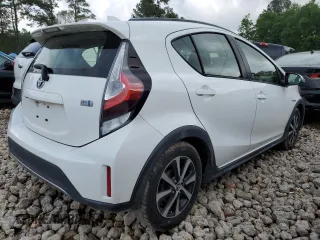 2018 Toyota Prius One with VIN JTDKDTB3XJ1599555, listed as a Copart auction lot 52136745 with 83,399 mi miles and Clean Title. Bid and sale history available at DreamBid. Image 3.