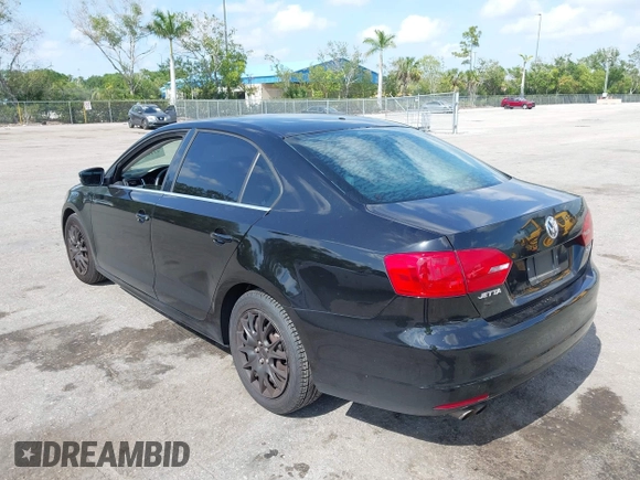 2013 Volkswagen Jetta SE z VIN 3VWDP7AJ6DM406961, wystawiony jako IAAI lot #42107384 z przebiegiem 132 547 mil mil oraz . Historia ofert i sprzedaży dostępna na DreamBid. Obrazek 12.
